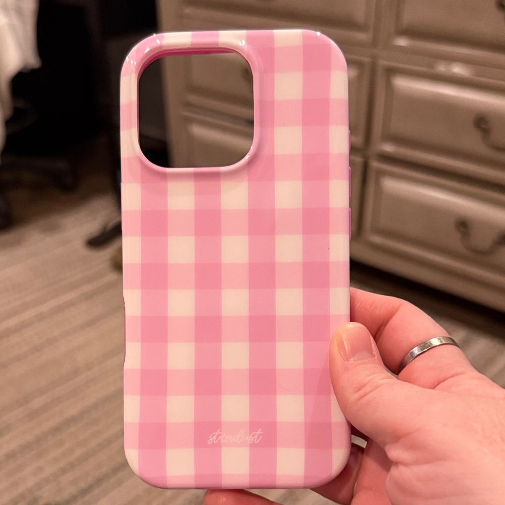 Pink Gingham iPhone 16 pro MagSafe Case